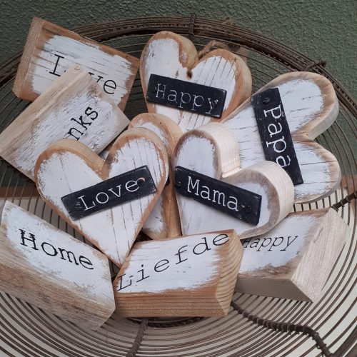 houten-hartjes.jpg houten-hartjes.jpg